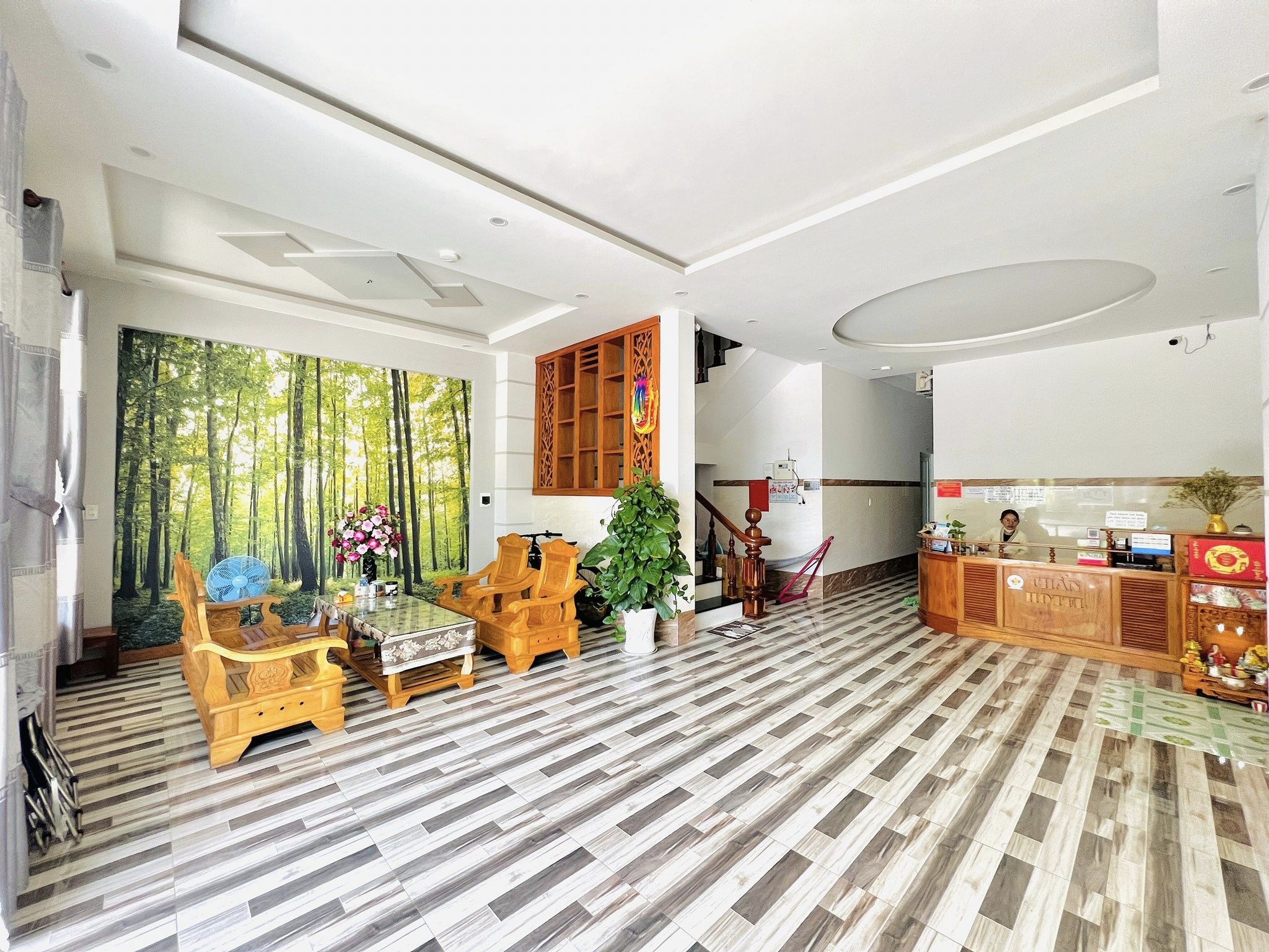 Sảnh Lễ tân khách sạn Chấn Phú Quý