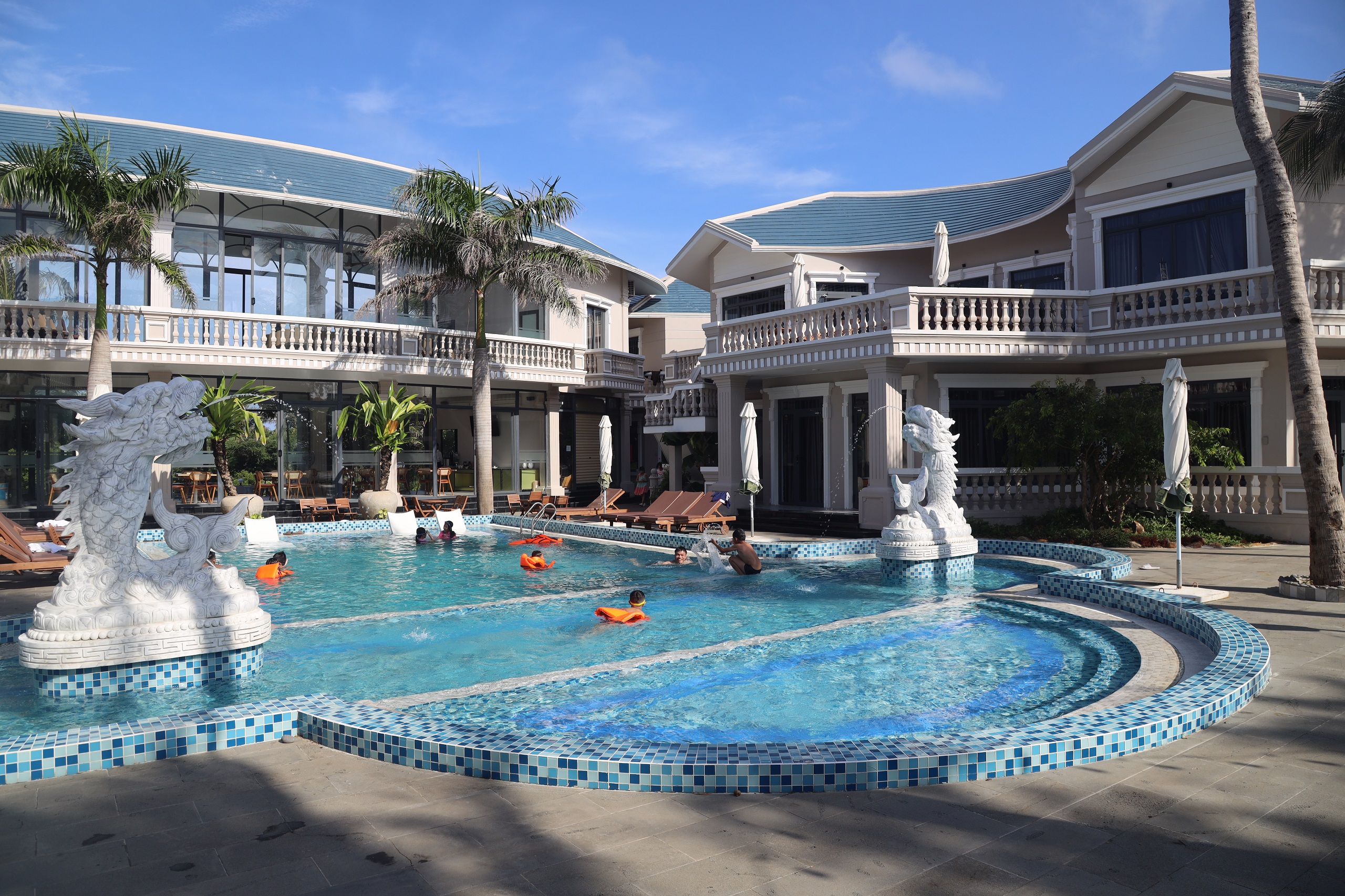 Roman Resort Phú Quý