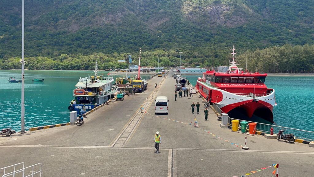 Tàu cao tốc Côn Đảo Express tại Cảng Bến Đầm